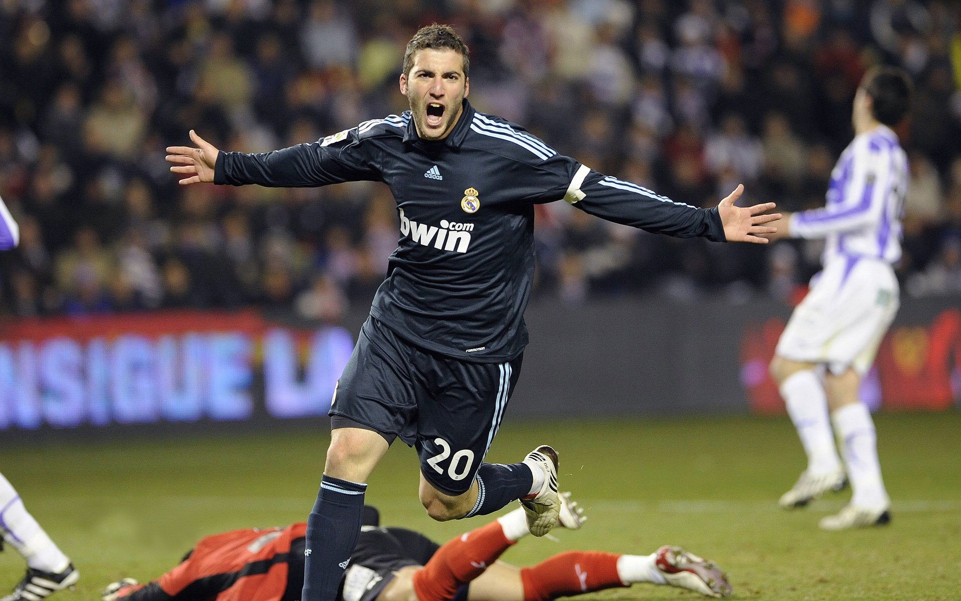 开云体育足球-LOL英雄技能连招极致操作，lol英雄连招技巧